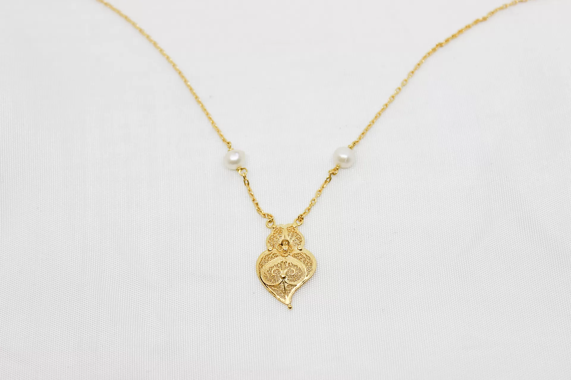 Colar em ouro coração filigrana com pérola