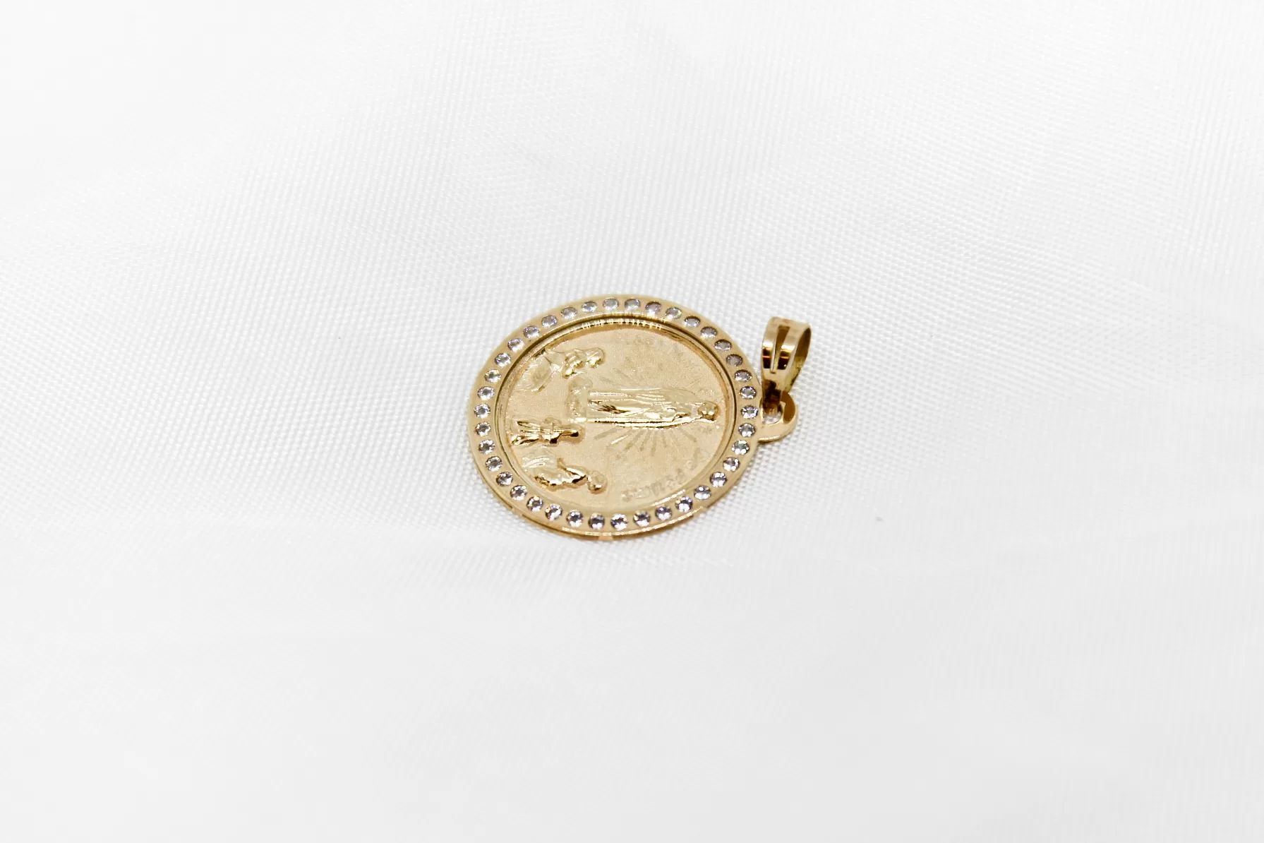 Medalha em ouro Senhora de Fátima com zircónias