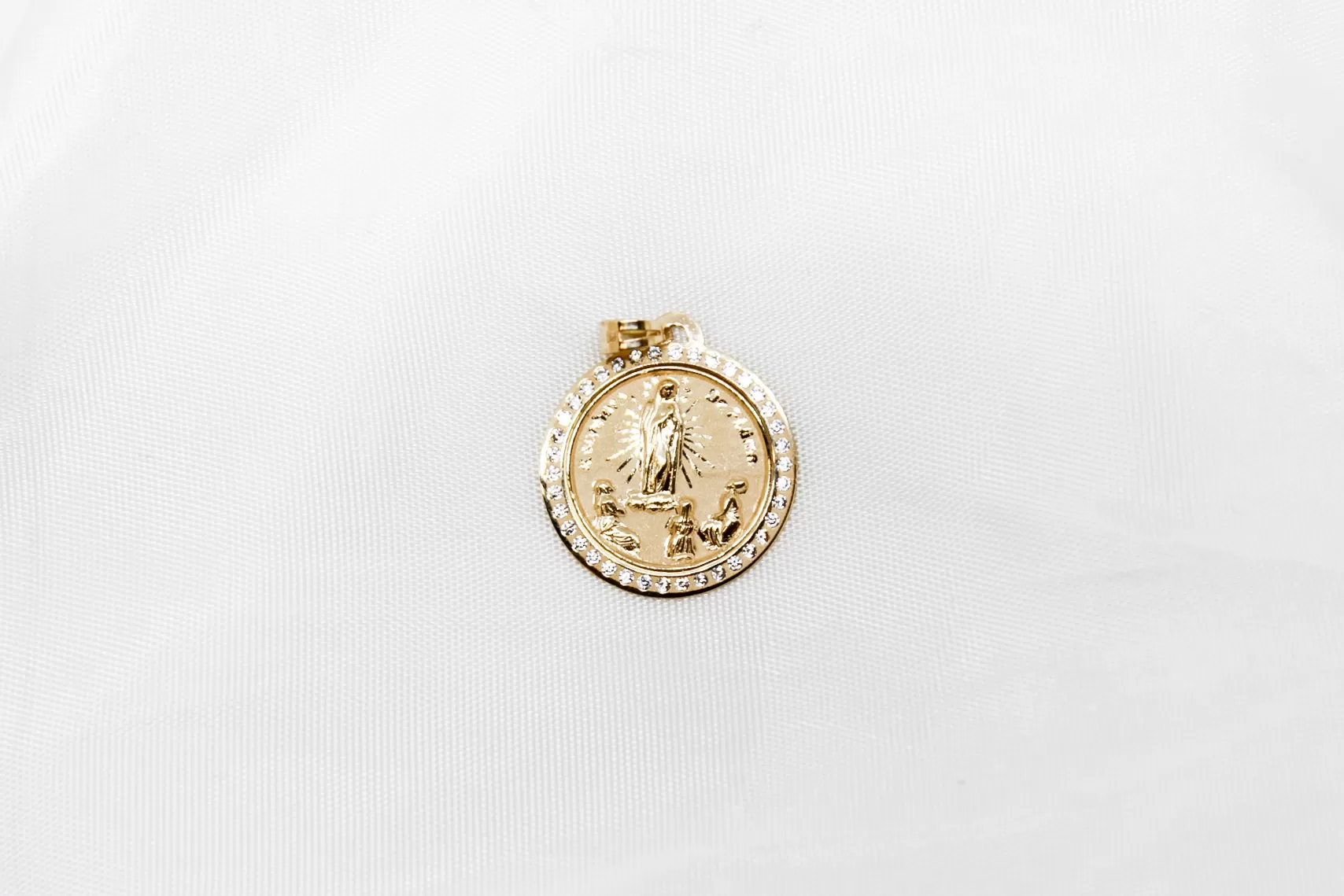 Medalha em ouro Senhora de Fátima com zircónias