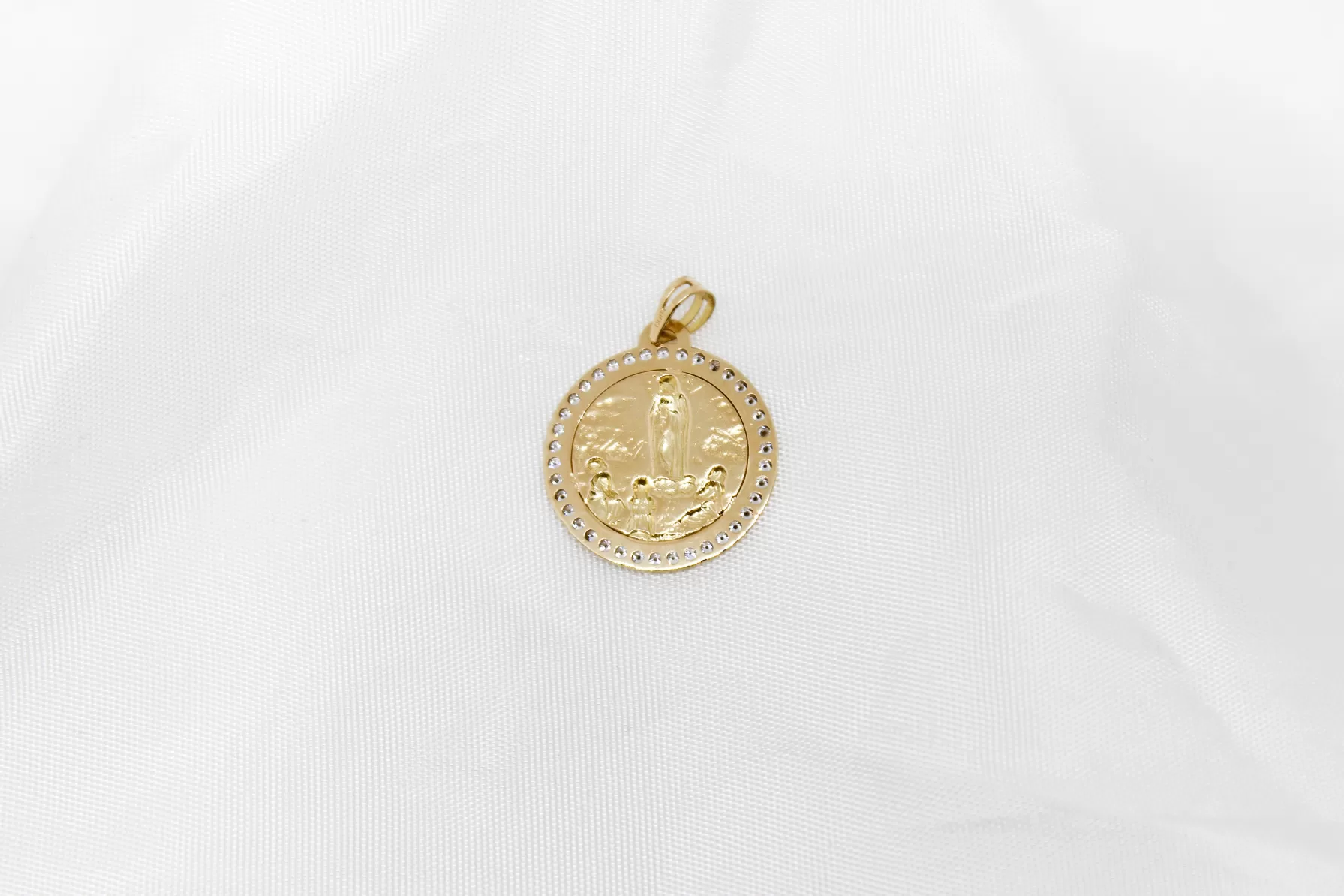 Medalha em ouro Senhora de Fátima com zircónias