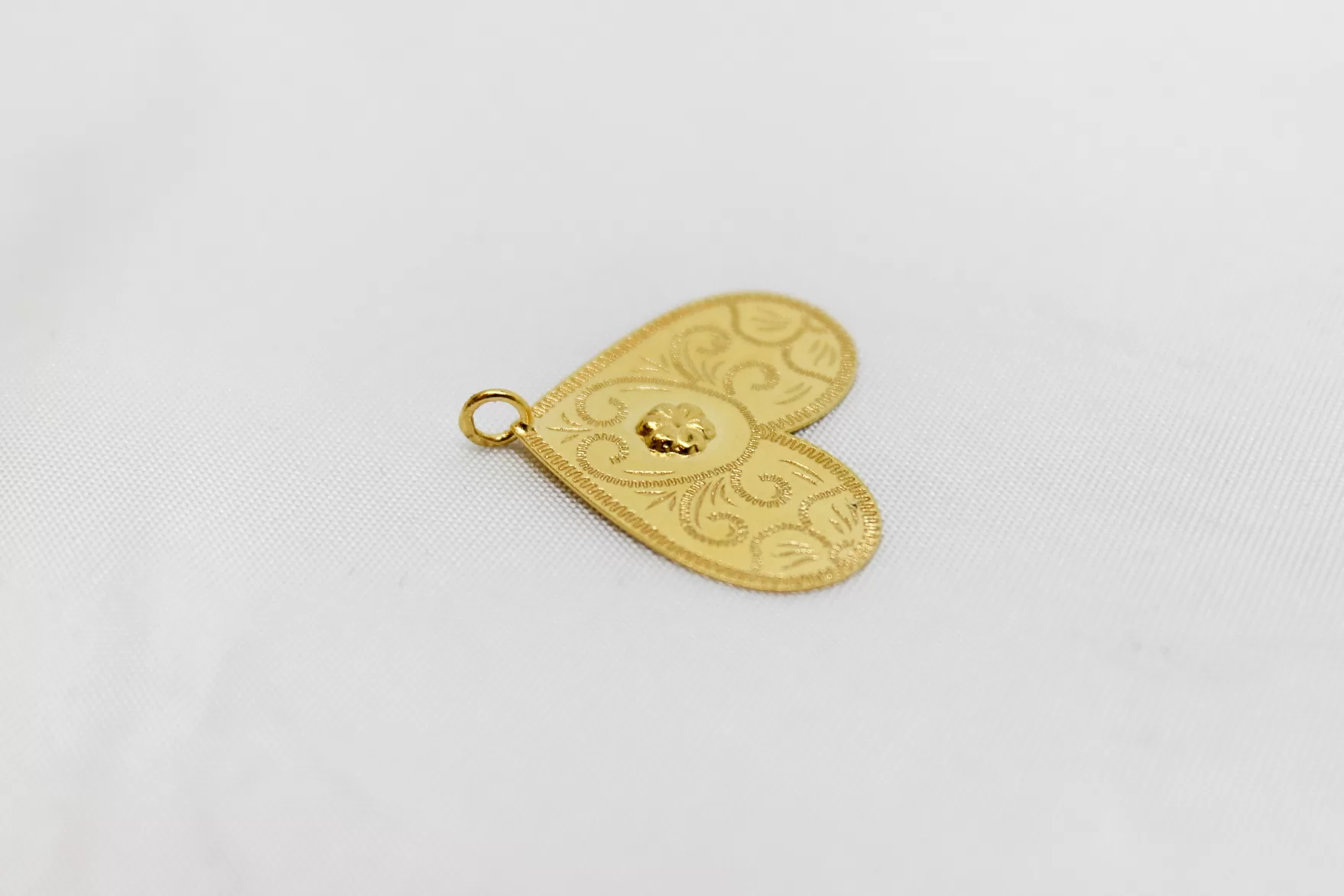 Medalha em ouro pestana média